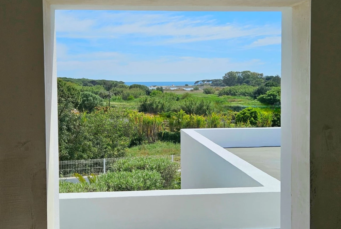 Moradia com 6 quartos, 5.200 m² de terreno e vista mar em Quarteira