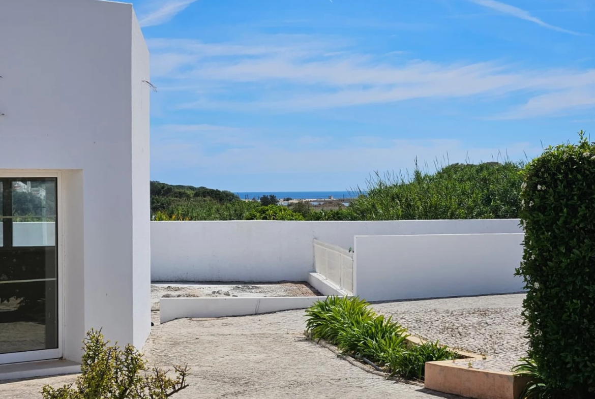 Moradia com 6 quartos, 5.200 m² de terreno e vista mar em Quarteira