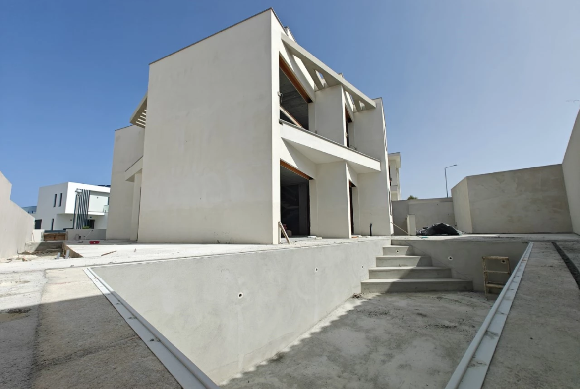 Moradia exclusiva T4 com Piscina – Perto das melhores Praias da Costa Prata