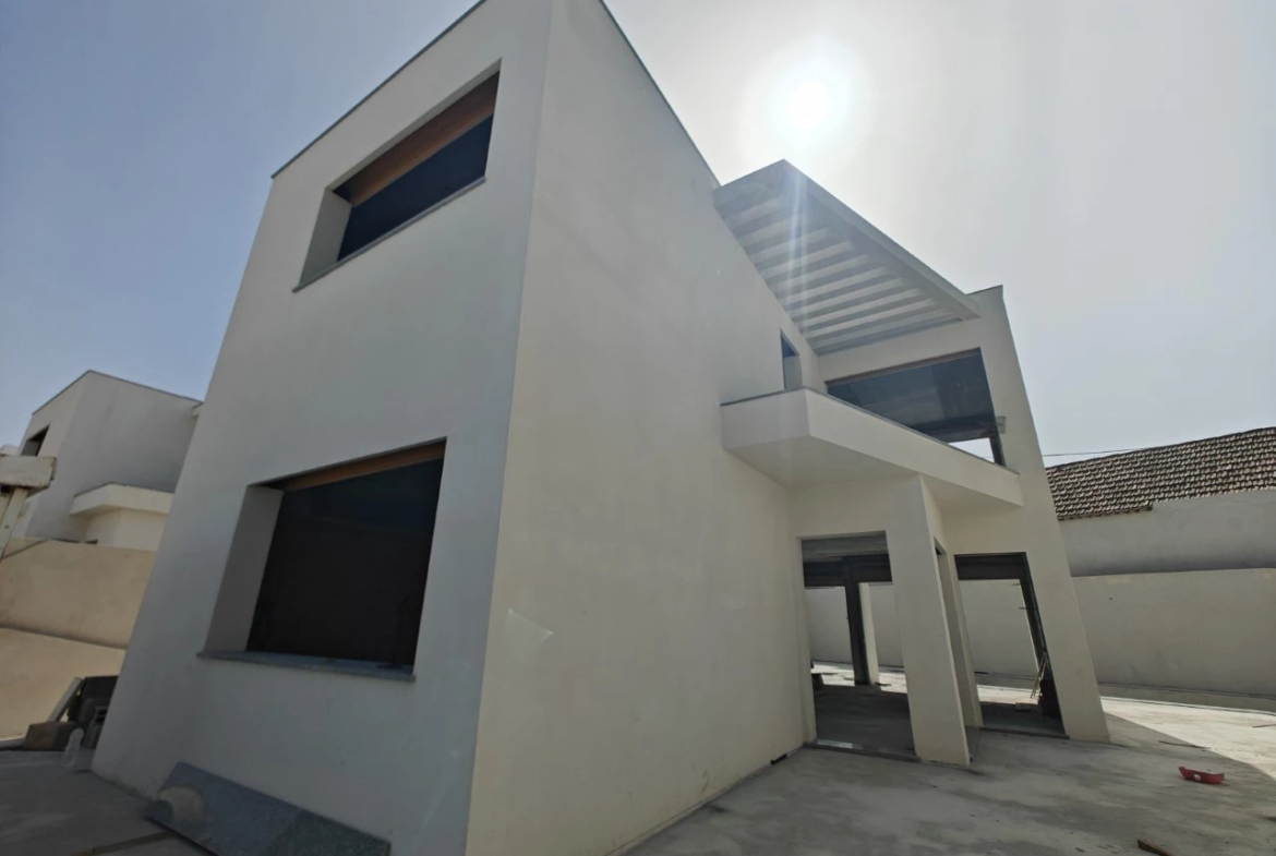 Moradia exclusiva T4 com Piscina – Perto das melhores Praias da Costa Prata