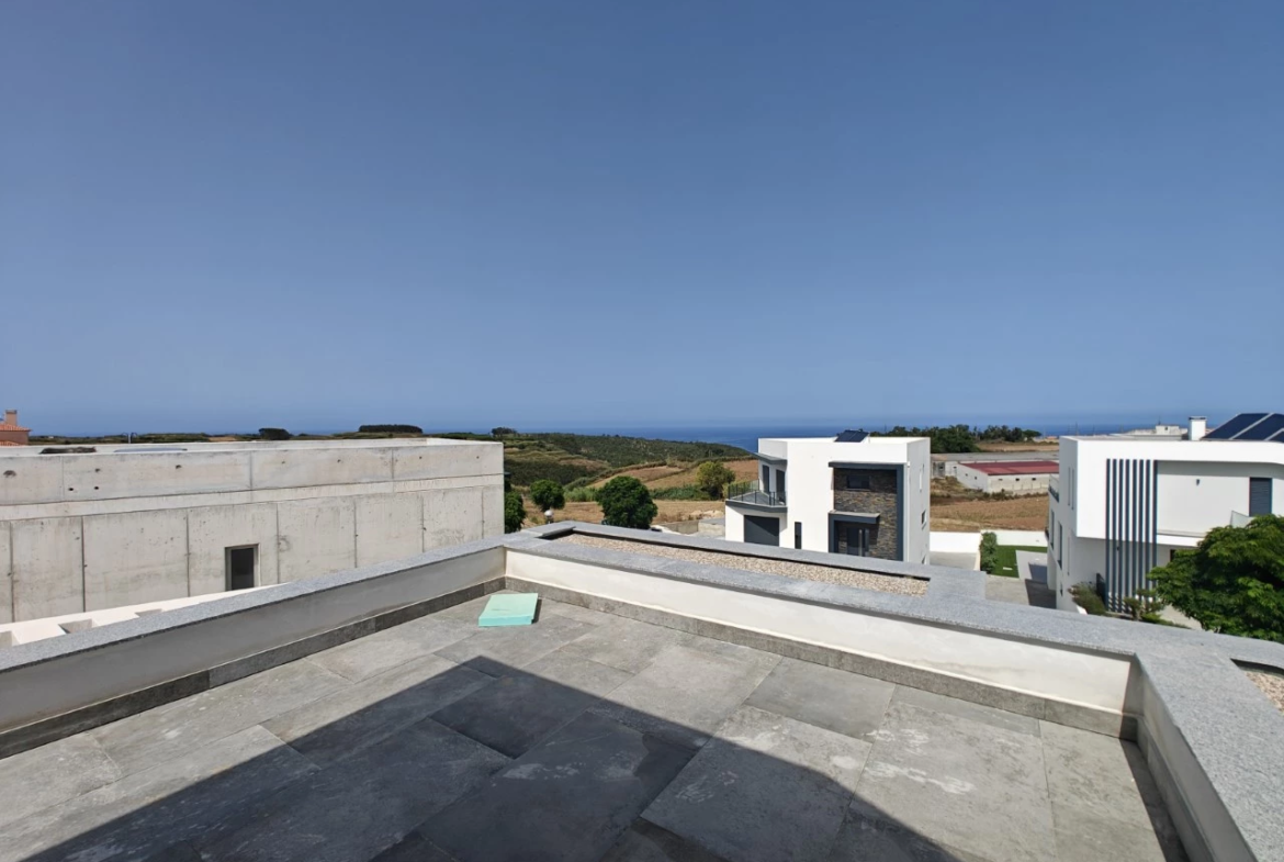 Moradia exclusiva T4 com Piscina – Perto das melhores Praias da Costa Prata