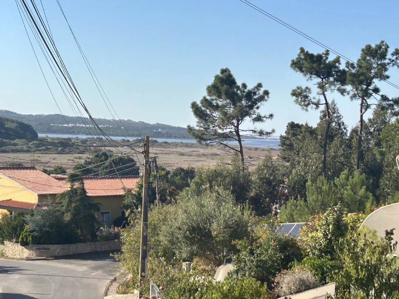 Moradia térrea com vista para a Lagoa de Óbidos e o mar