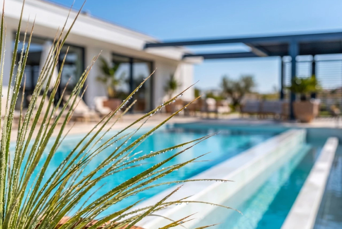 Moradia de luxo rodeada por natureza e a poucos minutos das praias