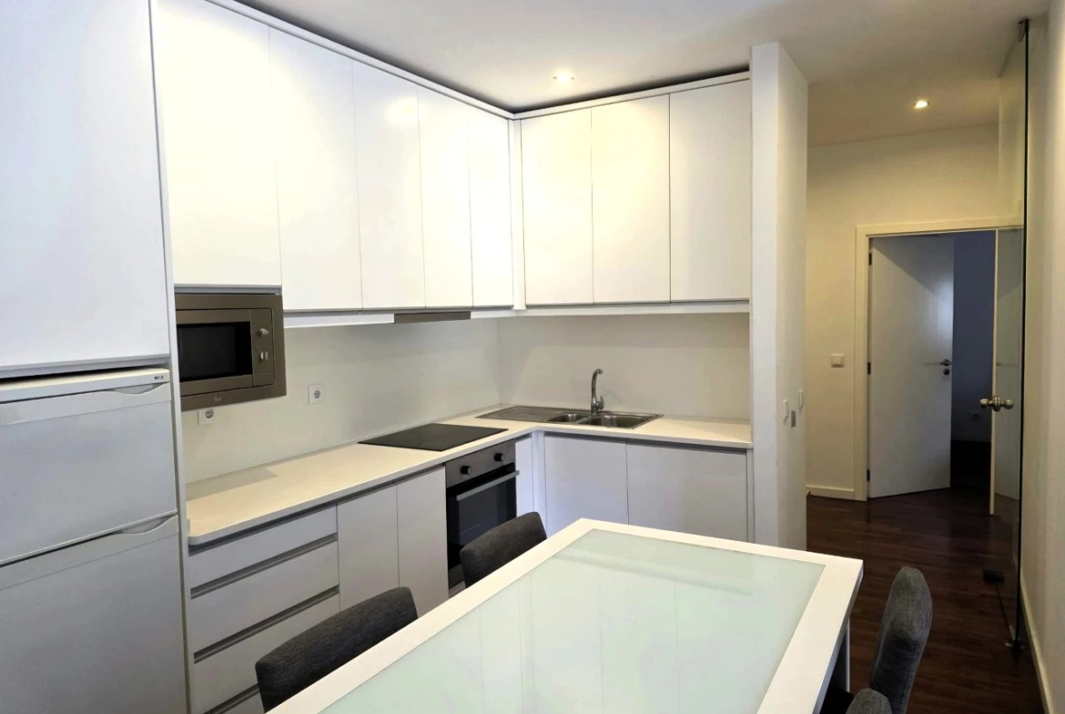 Apartamento renovado na Foz do Douro