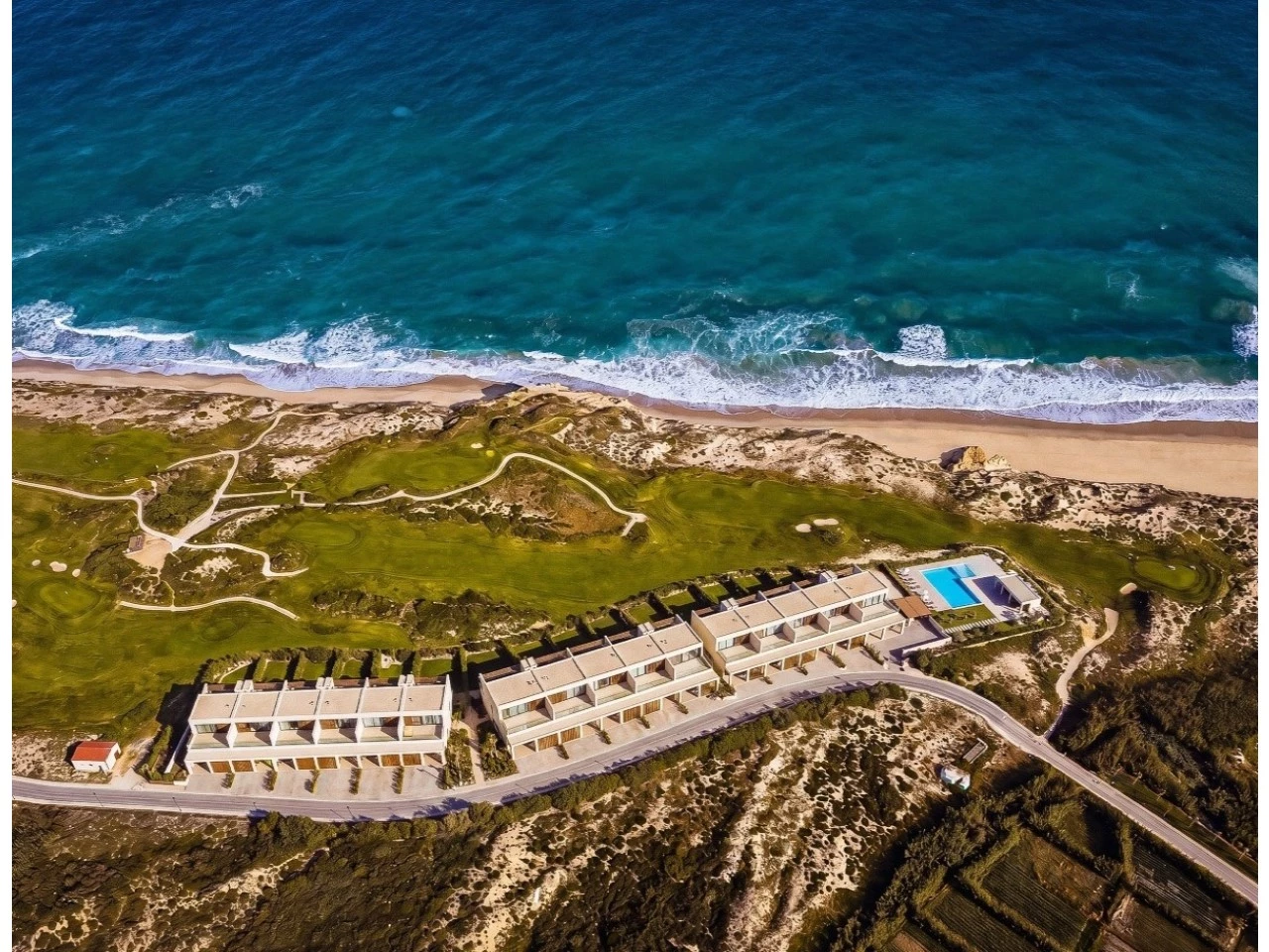 IDab1dd801-0000-0500-0000-00001a479d53.jpg Coleção D’El Rey – Uma coleção privada de dezesseis residências contemporâneas entre o golfe e o oceano
