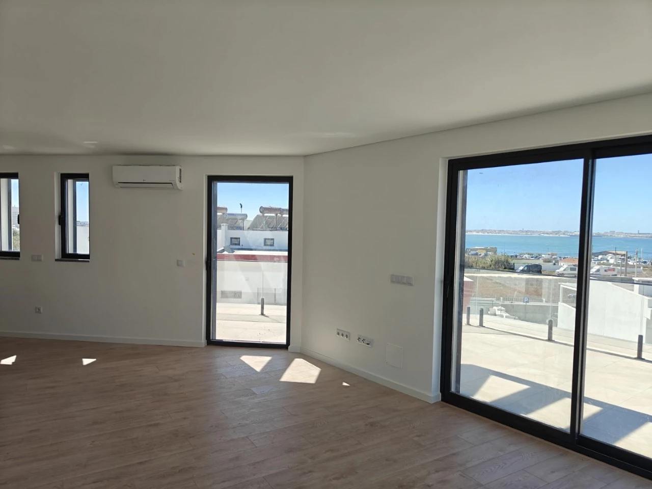 IDe832db01-0000-0500-0000-00001a8748cb.jpg Penthouse T3 de Luxo com Vista Mar junto à praia do Baleal