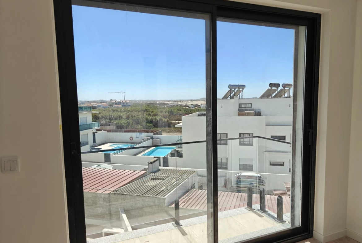 Penthouse T3 de Luxo com Vista Mar junto à praia do Baleal