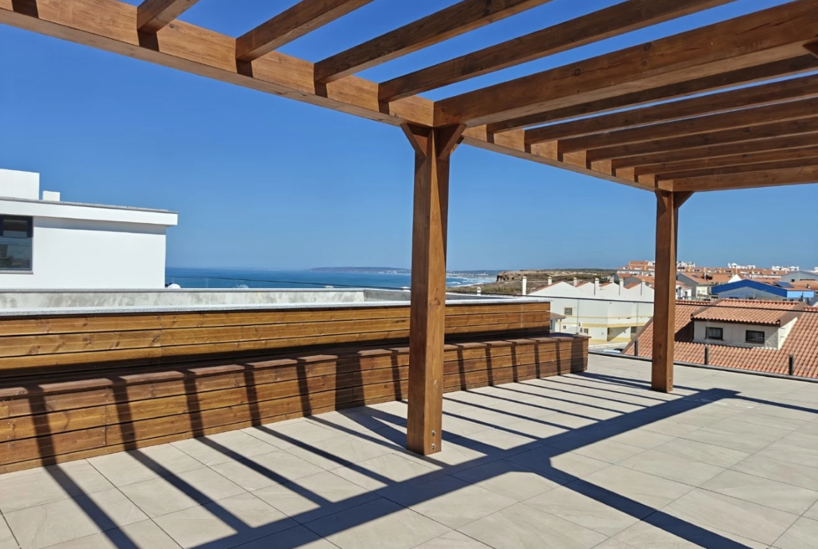 Penthouse T3 de Luxo com Vista Mar junto à praia do Baleal