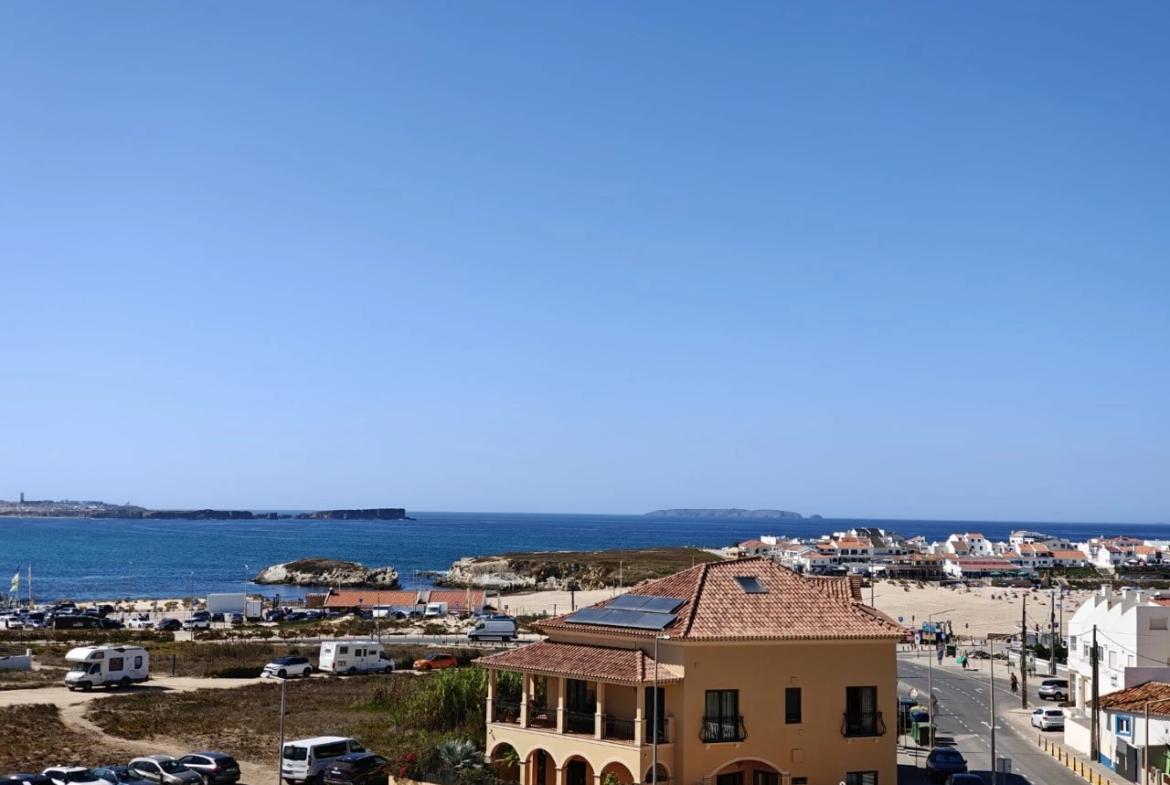 Penthouse T3 de Luxo com Vista Mar junto à praia do Baleal
