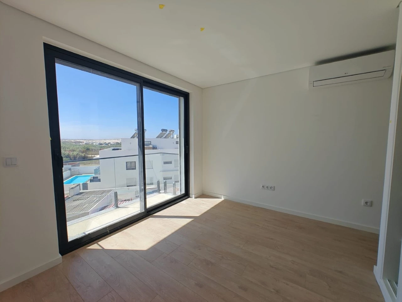 IDe832db01-0000-0500-0000-00001a88ec1b.jpg Penthouse T3 de Luxo com Vista Mar junto à praia do Baleal